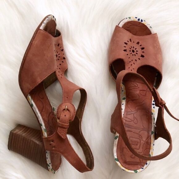 Anthropologie Jasper & Jeera Chunky Heels Sandals Size 9 Genuine Leather Cognac - Picture 1 of 14